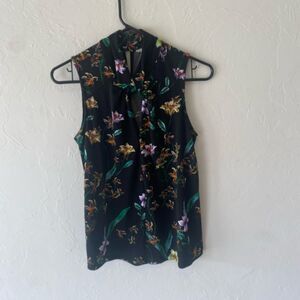 H&M black multicolored floral sleeveless blouse shirt with cut out
